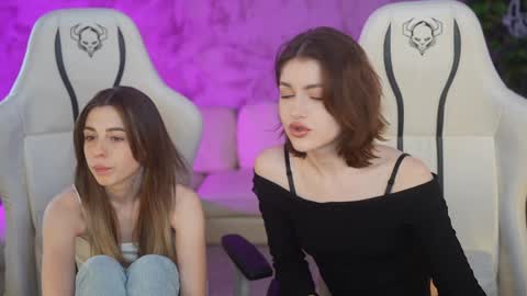 Snapshot of kira0541 chatting on March 2025 08:05:02 PM Sweet girls online show from March 2025 08:05:02 PM