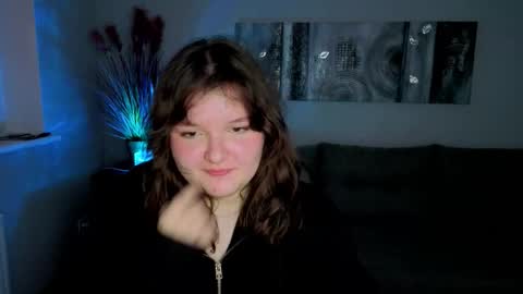 Kira online show from November 2025 08:02:01 AM