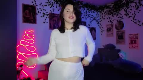 Snapshot of kira_kick chatting on October 2025 06:19:02 PM Kira VanKick online show from October 2025 06:19:02 PM