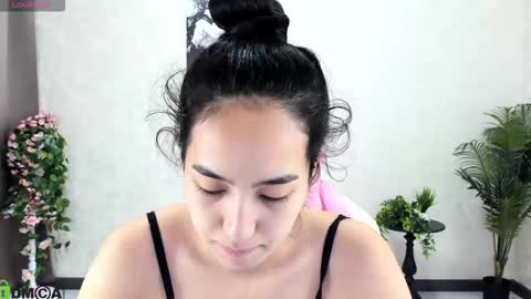 Snapshot of kira_lilian chatting on October 2025 02:56:01 AM Aura online show from October 2025 02:56:01 AM