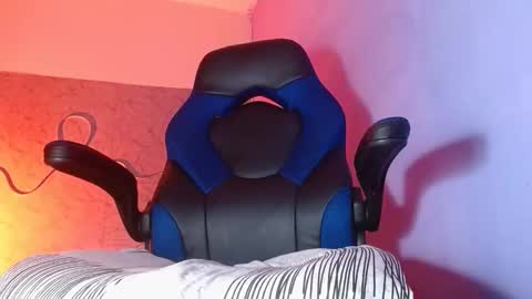 kira-squir online show from November 2025 10:38:02 AM