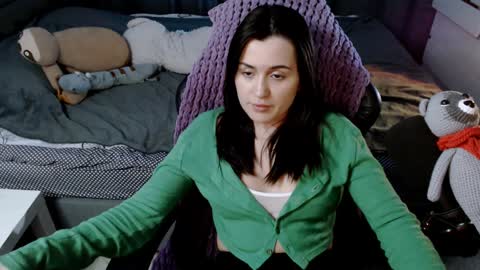 Snapshot of kira_yammy chatting on January 2025 01:47:01 AM Kira follow me online show from January 2025 01:47:01 AM