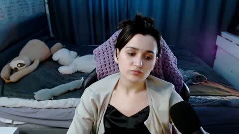 Snapshot of kira_yammy chatting on February 2025 01:45:01 AM Kira follow me online show from February 2025 01:45:01 AM