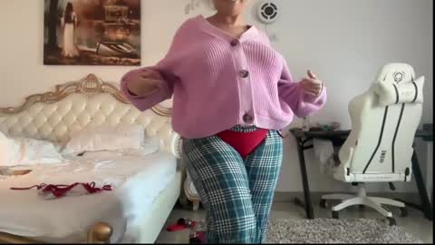 KiraDivine online show from October 2025 01:10:01 PM