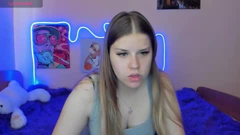 Kira online show from September 2025 04:47:01 AM