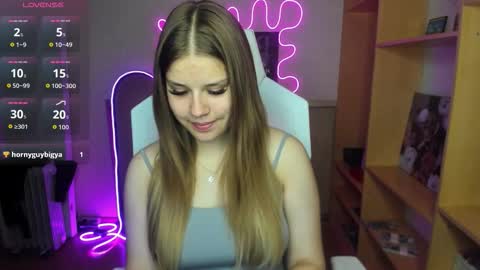 Kira online show from September 2025 03:53:01 AM