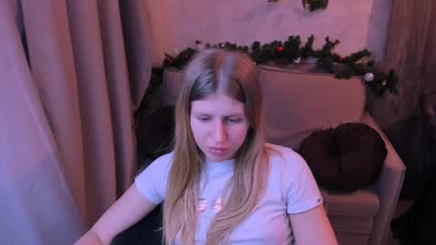 Kira online show from December 2024 10:13:02 PM