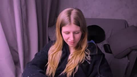 Kira online show from January 2025 11:00:01 PM