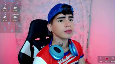 kiss_whitee online show from November 2025 07:46:02 PM