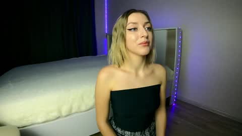 KissAllisse online show from January 2025 07:45:01 PM