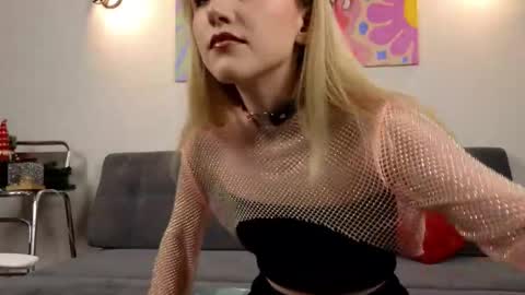 christie online show from December 2025 07:53:02 PM