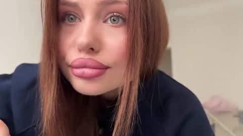 kisskeyy online show from September 2025 11:43:02 AM