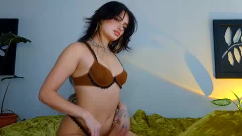 Rose online show from March 2025 06:51:02 PM