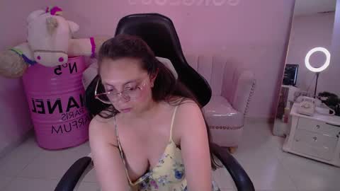kit_fox_a online show from September 2025 07:47:01 PM