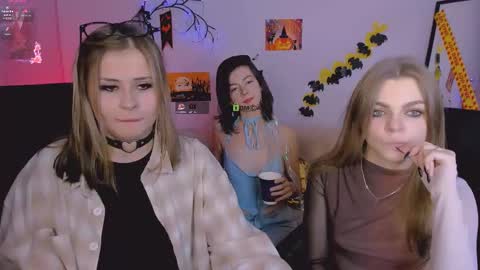 Snapshot of kitniss_dreamy chatting on October 2025 09:49:02 PM kitniss online show from October 2025 09:49:02 PM