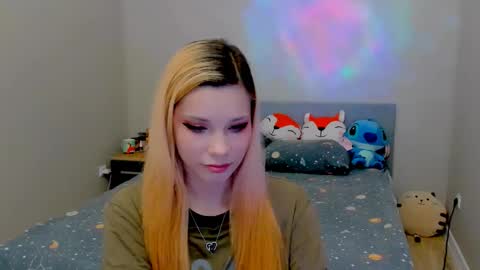 Alissa online show from October 2025 07:44:02 PM