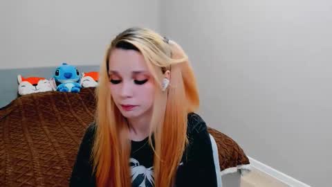 Alissa online show from October 2025 07:01:01 PM