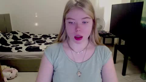 Jennyblonde and Emmabrunette online show from December 2024 11:52:02 AM