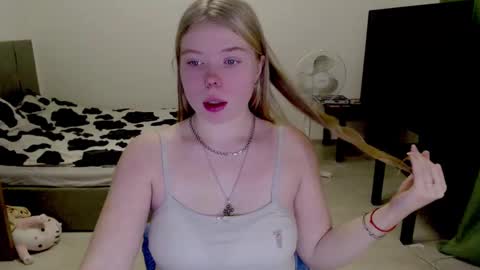 Jennyblonde and Emmabrunette online show from December 2024 06:12:02 AM
