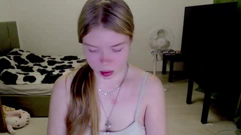 Jennyblonde and Emmabrunette online show from December 2024 03:33:02 PM