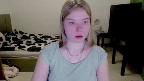 Jennyblonde and Emmabrunette online show from December 2024 07:26:02 AM