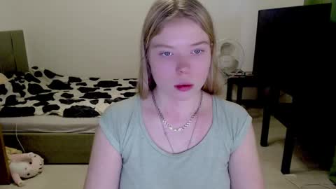 Jennyblonde and Emmabrunette online show from December 2024 10:29:02 AM