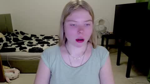 Jennyblonde and Emmabrunette online show from December 2024 01:32:02 PM