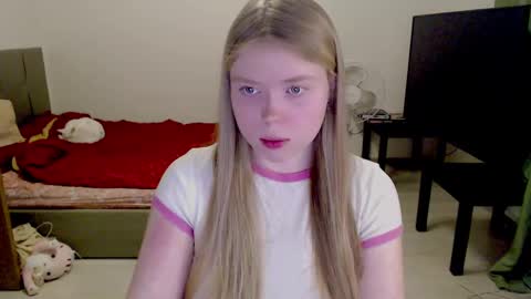Jennyblonde and Emmabrunette online show from February 2025 08:35:02 PM