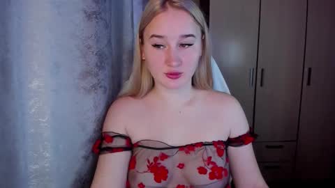 Snapshot of kitten_sun chatting on October 2025 03:08:01 AM kitten_sun online show from October 2025 03:08:01 AM