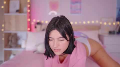 Snapshot of kittenmoon_ chatting on November 2025 07:03:02 PM online show from November 2025 07:03:02 PM