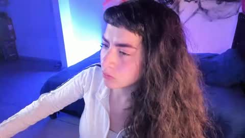 kitty__chs online show from November 2025 08:52:02 PM