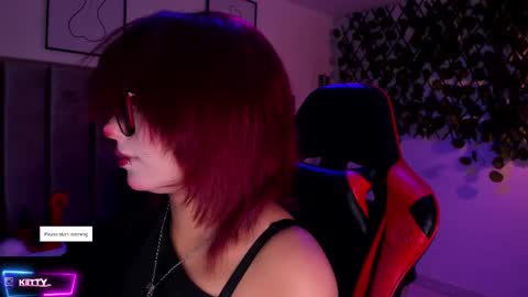 Camila online show from October 2025 02:08:01 AM