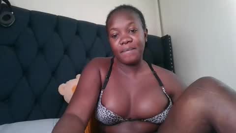 Snapshot of kitty_kerry chatting on October 2025 05:52:01 AM kitty_kerry online show from October 2025 05:52:01 AM