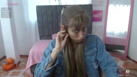 Aleja online show from October 2025 08:35:01 PM