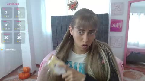 Aleja online show from October 2025 08:33:02 PM