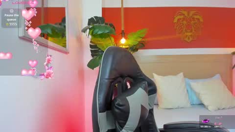 K I T T Y online show from October 2025 08:32:02 PM