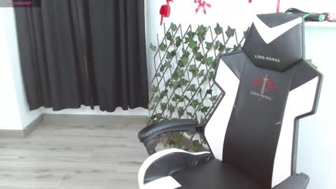 kitty_vaal online show from February 2025 06:54:01 AM