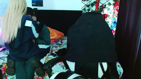 kitty_vaal online show from October 2025 04:16:02 PM