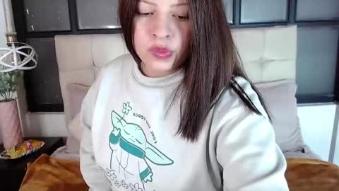 K I T T Y   online show from November 2025 08:22:02 PM