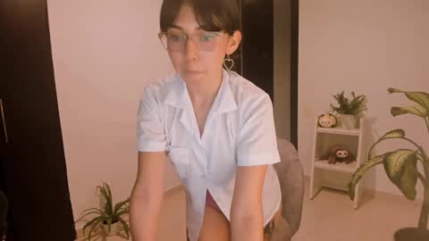 Snapshot of kiwi____ chatting on December 2024 11:57:01 PM Little piece of fruit online show from December 2024 11:57:01 PM
