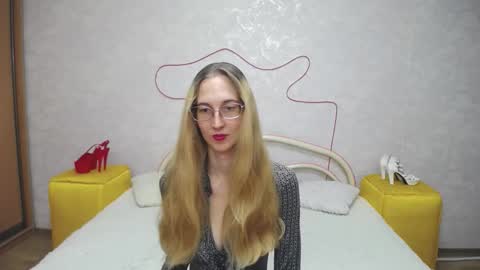 Snapshot of klaryevans chatting on October 2025 09:38:02 AM Klary online show from October 2025 09:38:02 AM