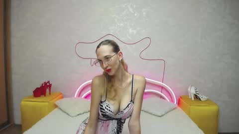 Snapshot of klaryevans chatting on October 2025 06:12:01 AM Klary online show from October 2025 06:12:01 AM