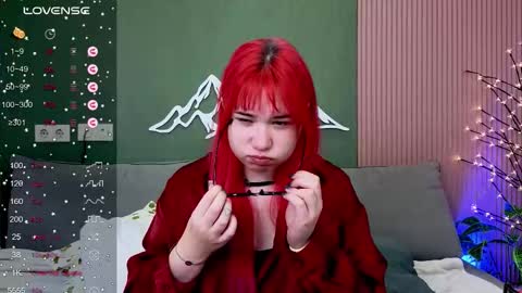 Snapshot of klee_love chatting on October 2025 04:34:02 AM Klee online show from October 2025 04:34:02 AM