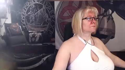 Snapshot of kleiner_teufel chatting on February 2025 06:43:01 PM Michelle online show from February 2025 06:43:01 PM