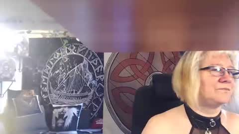 Snapshot of kleiner_teufel chatting on February 2025 12:15:02 PM Michelle online show from February 2025 12:15:02 PM