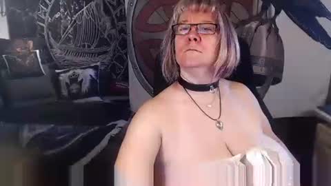 Snapshot of kleiner_teufel chatting on October 2025 06:55:01 AM Michelle online show from October 2025 06:55:01 AM