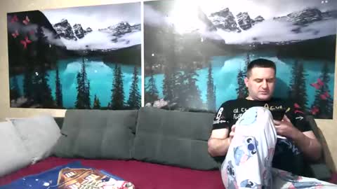 Kleosnow online show from November 2025 09:20:02 AM