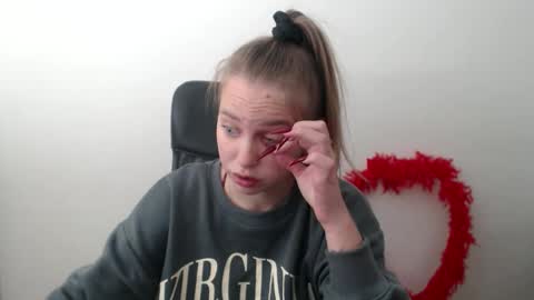 klerkarina online show from October 2025 05:30:02 AM