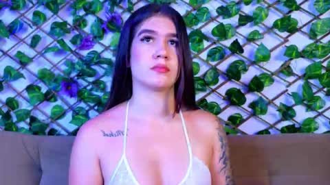 kloe_bella online show from October 2025 01:19:01 PM