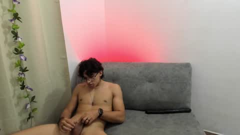 Snapshot of kloeysexy1 chatting on January 2025 04:02:02 PM kloeysexy1 online show from January 2025 04:02:02 PM
